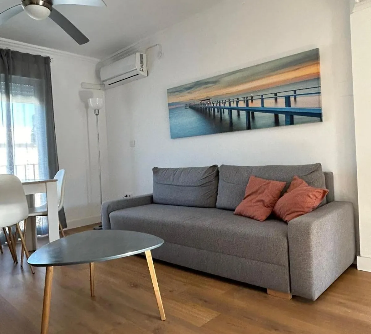 ヘレスApartamento Paseo Las Vinasアパートメント