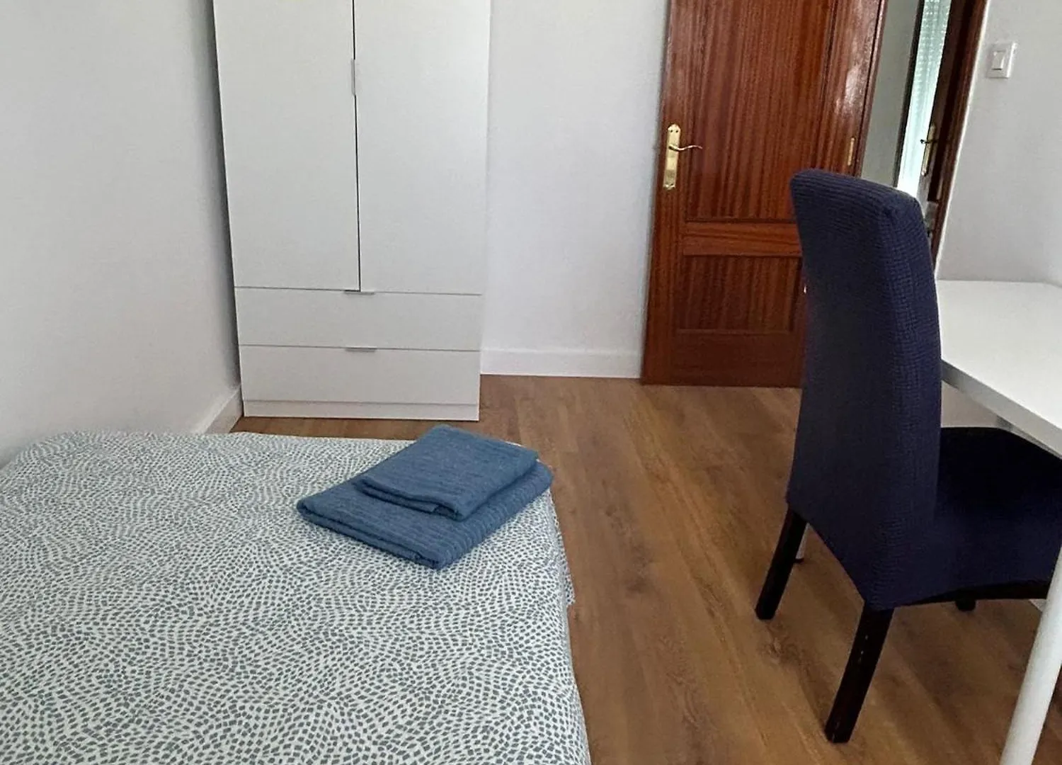 アパート ヘレスApartamento Paseo Las Vinasアパートメント スペイン